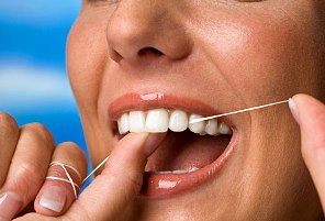 flossing teeth 